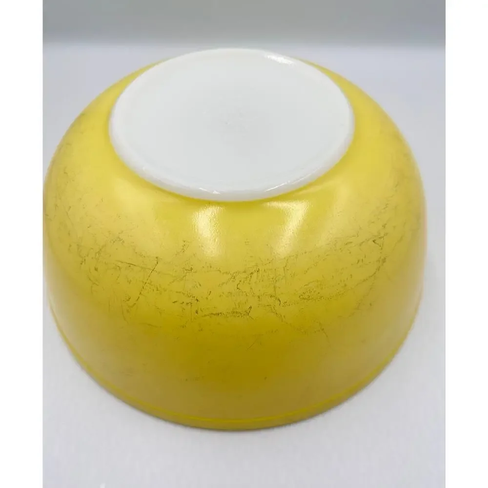 Vintage PYREX Glass #404 Yellow Primary Nesting 4 Qt Mixing Bowl